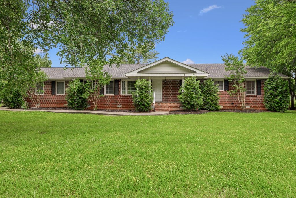 979 S Main St, S, Eagleville, TN 37060