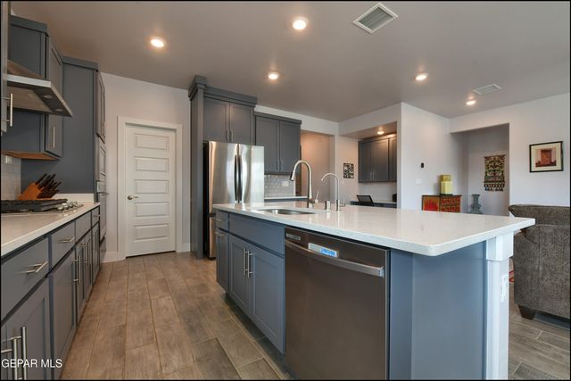 2232 Sandstone Place, El Paso, TX 79911