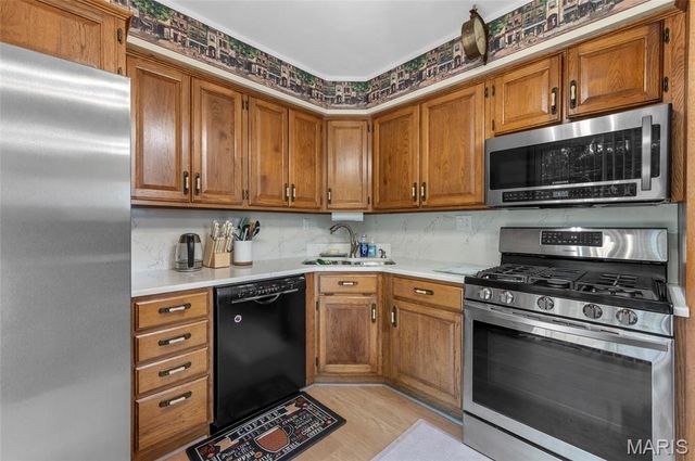 67 Cheshire Drive, Belleville, IL 62223