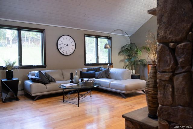 99 Dietz Road, Callicoon Center, NY 12748