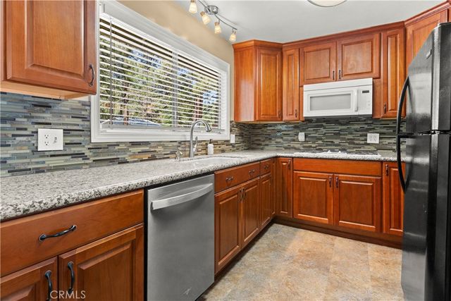5215 Lone Pine Canyon Drive, Wrightwood, CA 92397