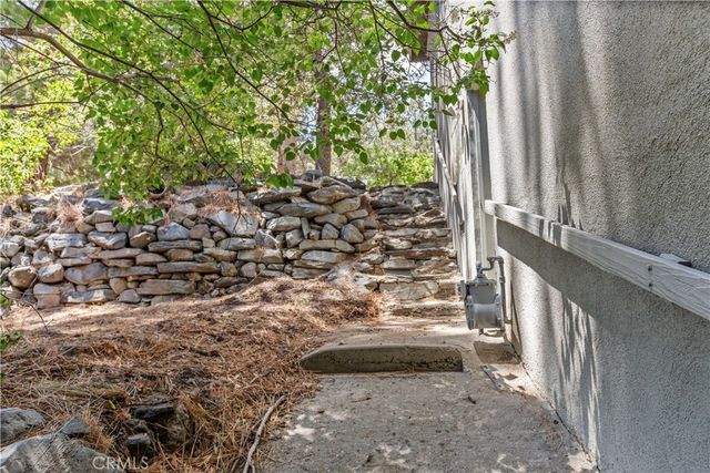 5215 Lone Pine Canyon Drive, Wrightwood, CA 92397