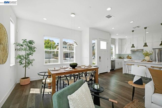 8315 Bluff Way, Newark, CA 94560