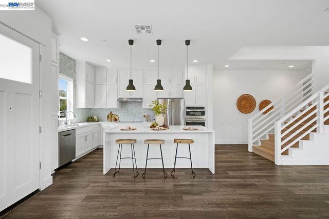 8315 Bluff Way, Newark, CA 94560