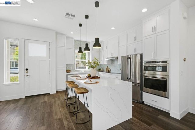 8315 Bluff Way, Newark, CA 94560