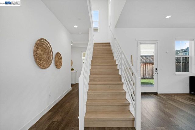 8315 Bluff Way, Newark, CA 94560