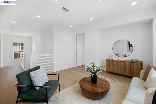 8315 Bluff Way, Newark, CA 94560
