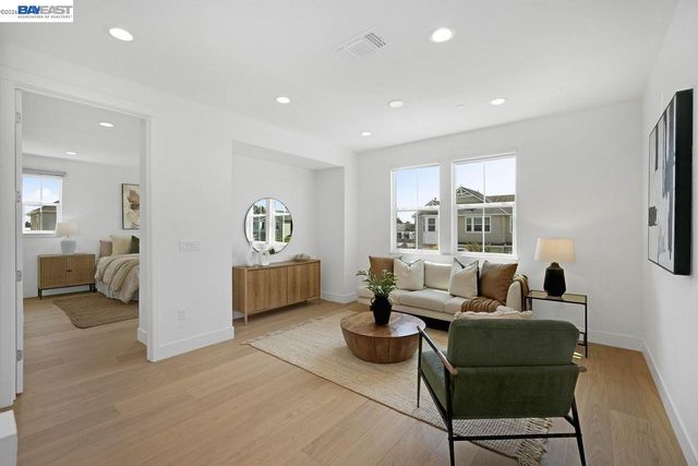 8315 Bluff Way, Newark, CA 94560