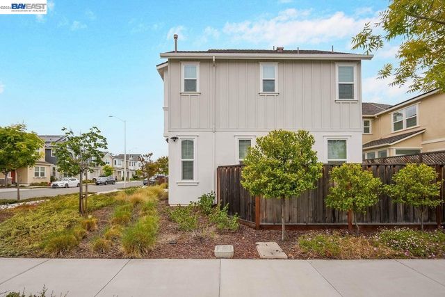 8315 Bluff Way, Newark, CA 94560