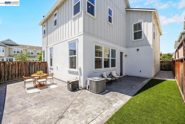 8315 Bluff Way, Newark, CA 94560