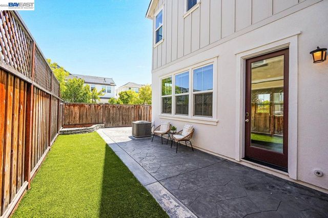 8315 Bluff Way, Newark, CA 94560