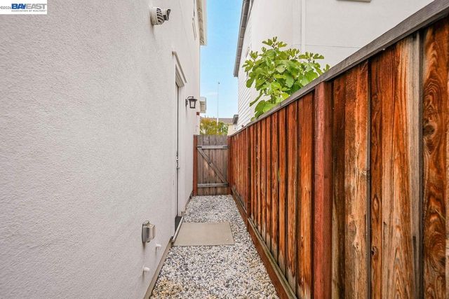 8315 Bluff Way, Newark, CA 94560