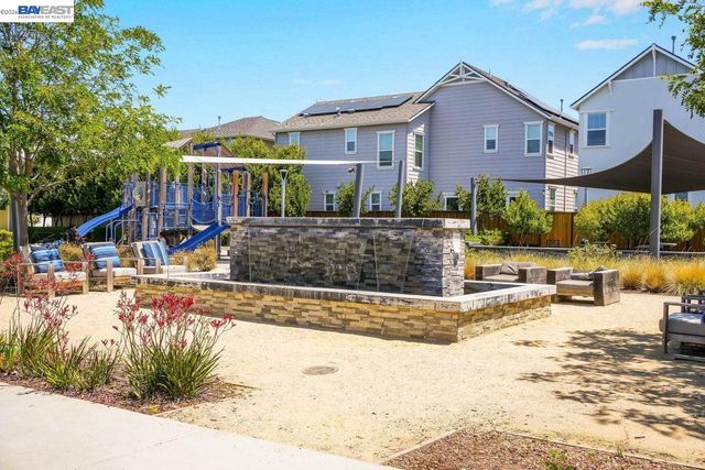 8315 Bluff Way, Newark, CA 94560