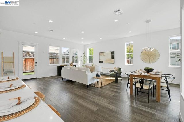 8315 Bluff Way, Newark, CA 94560