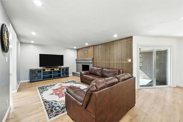 336 Davis Drive, Desoto, TX 75115