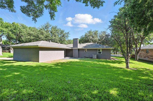336 Davis Drive, Desoto, TX 75115