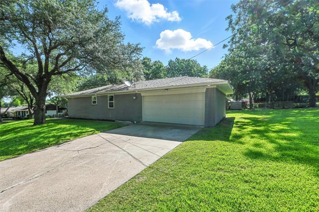 336 Davis Drive, Desoto, TX 75115