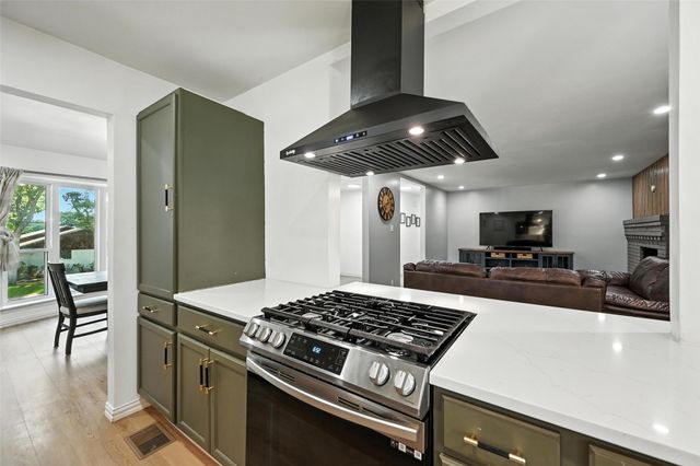 336 Davis Drive, Desoto, TX 75115