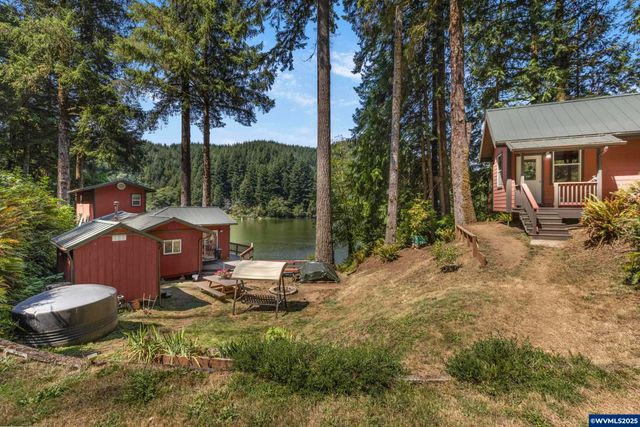 1547 N Tenmile Lake, Lakeside, OR 97449