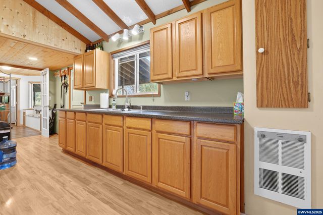 1547 N Tenmile Lake, Lakeside, OR 97449