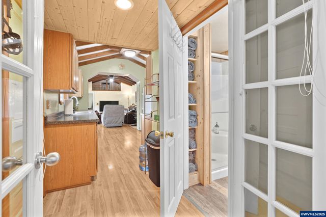 1547 N Tenmile Lake, Lakeside, OR 97449