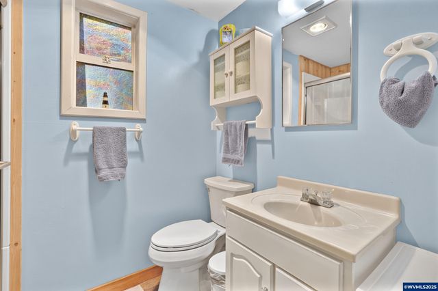 1547 N Tenmile Lake, Lakeside, OR 97449