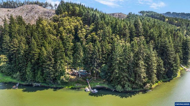 1547 N Tenmile Lake, Lakeside, OR 97449