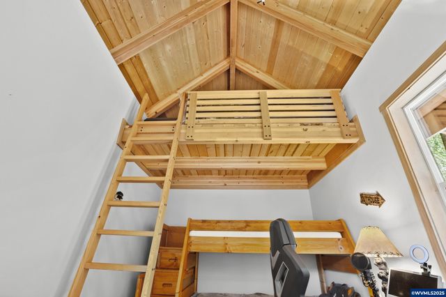 1547 N Tenmile Lake, Lakeside, OR 97449