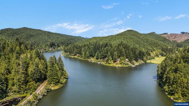 1547 N Tenmile Lake, Lakeside, OR 97449