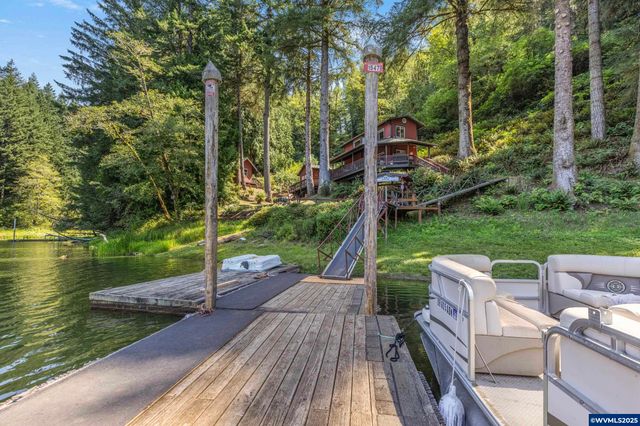 1547 N Tenmile Lake, Lakeside, OR 97449