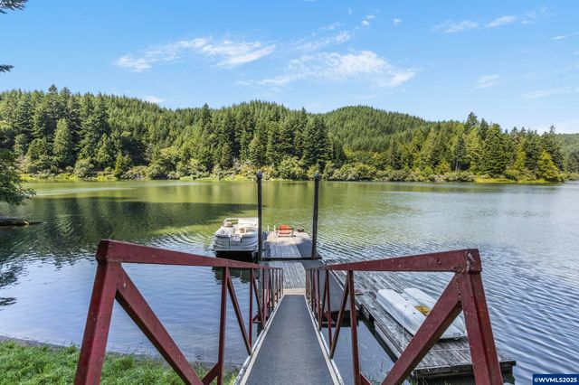 1547 N Tenmile Lake, Lakeside, OR 97449