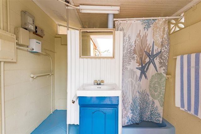 1129 RIVIERA STREET, Venice, FL 34285