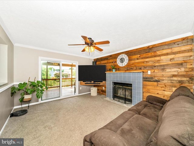 5004 MALLARD LN, Frederick, MD 21703