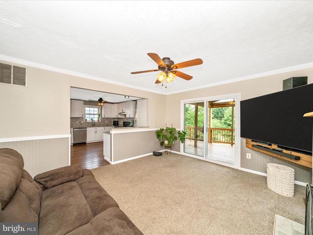 5004 MALLARD LN, Frederick, MD 21703