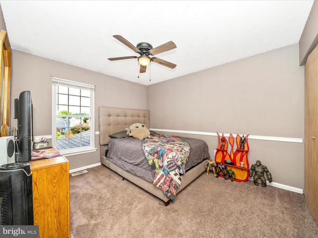 5004 MALLARD LN, Frederick, MD 21703