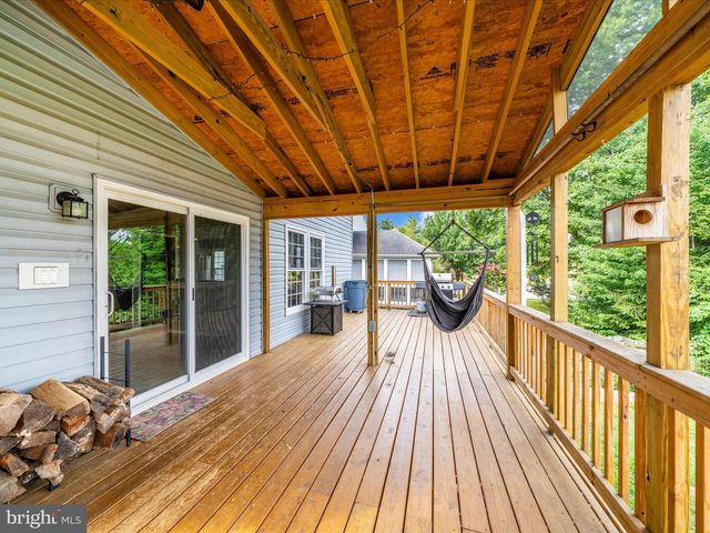 5004 MALLARD LN, Frederick, MD 21703