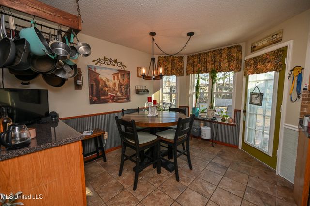 9737 W Dogwood Court, Olive Branch, MS 38654