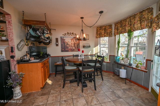 9737 W Dogwood Court, Olive Branch, MS 38654