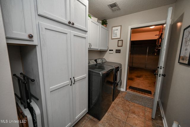 9737 W Dogwood Court, Olive Branch, MS 38654