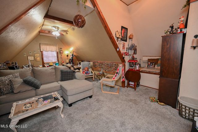 9737 W Dogwood Court, Olive Branch, MS 38654