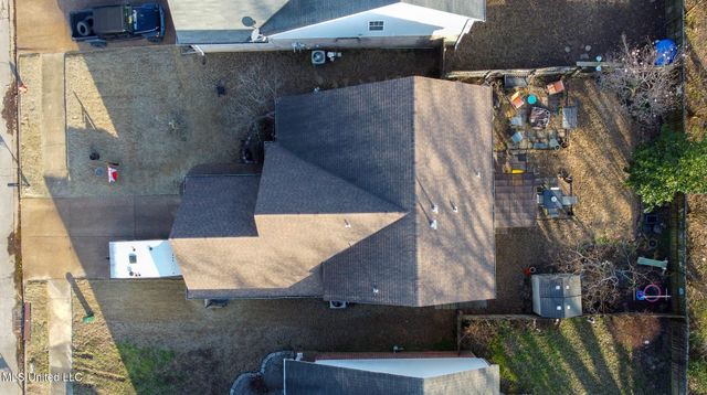 9737 W Dogwood Court, Olive Branch, MS 38654