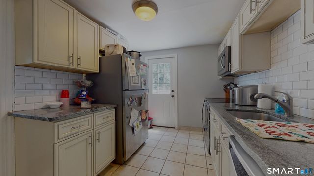 354 Edgewood Avenue, Waterbury, CT 06706