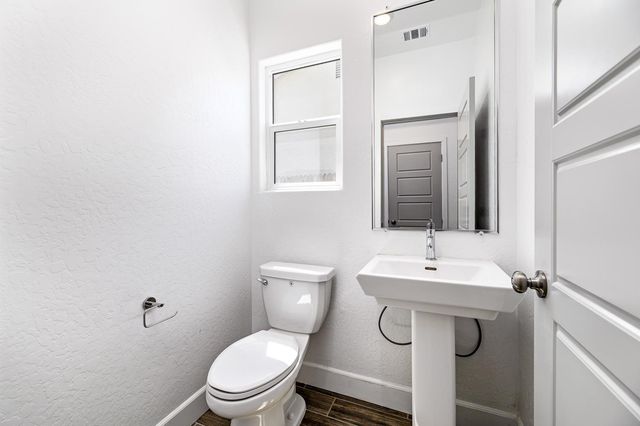 365 Huntington Avenue S, Madera, CA 93636