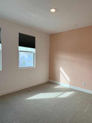 365 Huntington Avenue S, Madera, CA 93636
