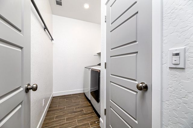 365 Huntington Avenue S, Madera, CA 93636