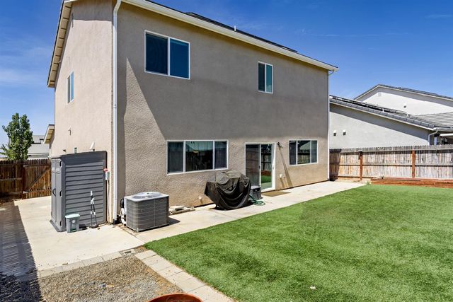 365 Huntington Avenue S, Madera, CA 93636