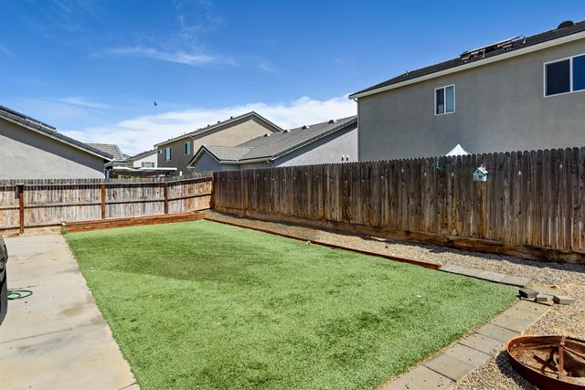 365 Huntington Avenue S, Madera, CA 93636
