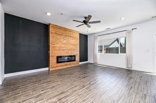 365 Huntington Avenue S, Madera, CA 93636