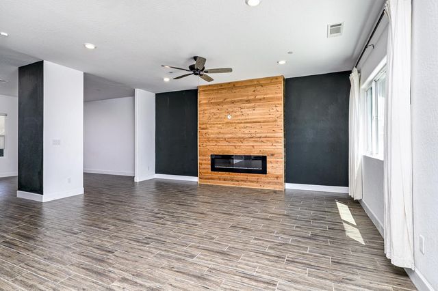 365 Huntington Avenue S, Madera, CA 93636