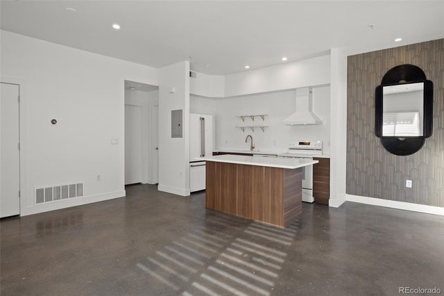 3149 Blake Street 101, Denver, CO 80205